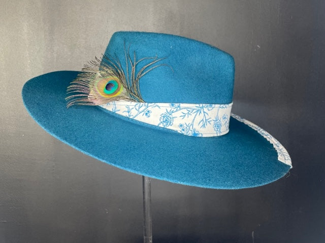 Chapeau BLEU PETROLE FLORAL