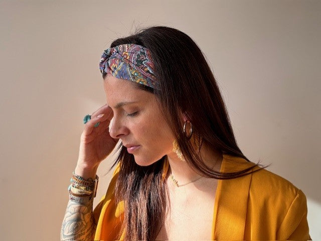 Bandeau violet à motifs
