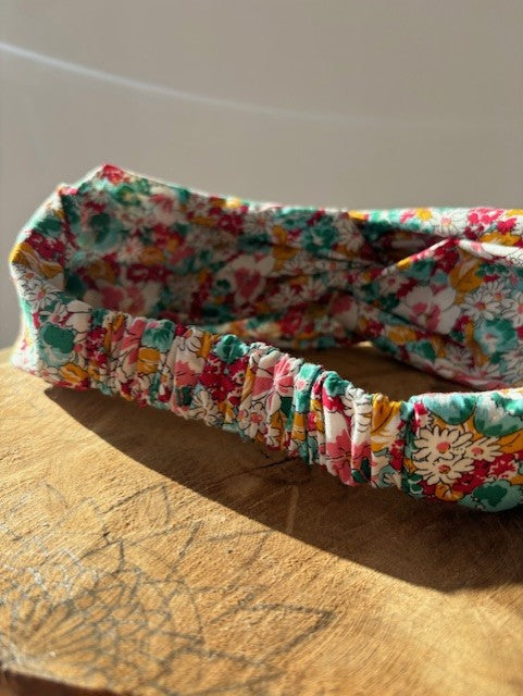 Bandeau à fleurs roses et bleues