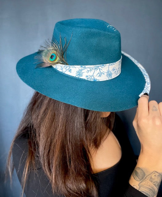 Chapeau BLEU PETROLE FLORAL