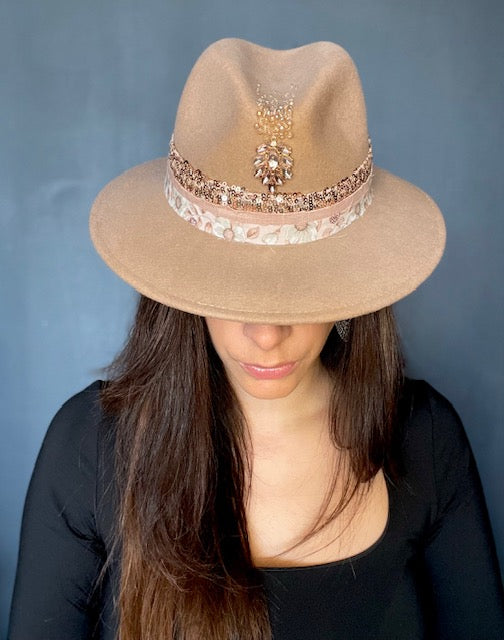 Chapeau BEIGE ET ROSE