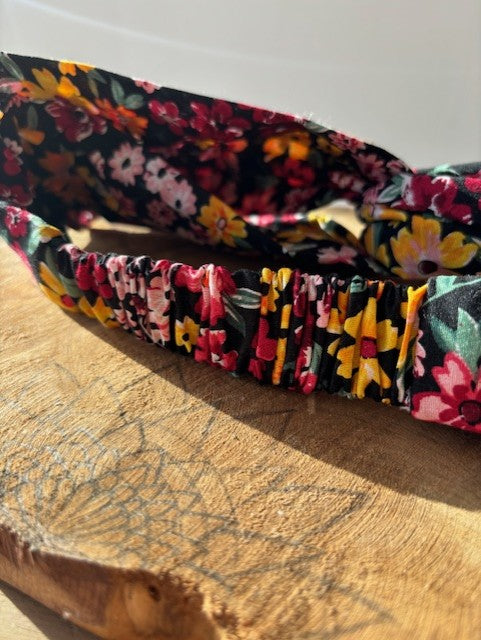 Bandeau noir fleurs